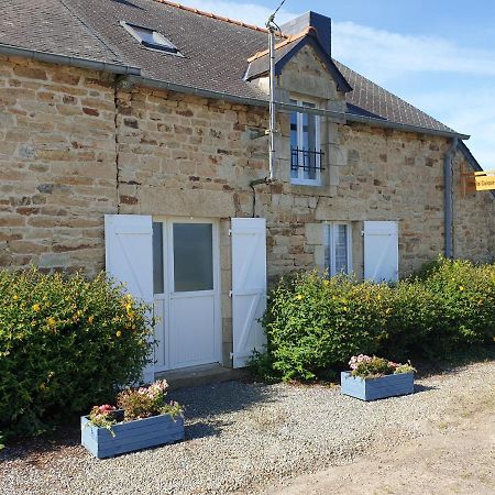 Charming Traditional 2-Bed Cottage Near Plemet Exterior foto