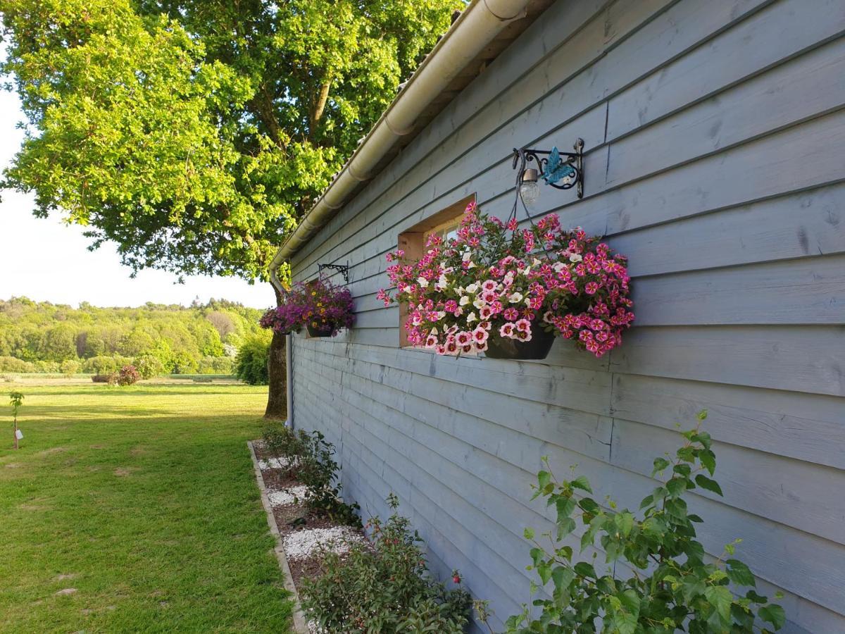 Charming Traditional 2-Bed Cottage Near Plemet Exterior foto